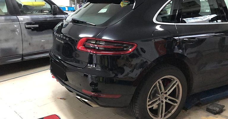Fahrzeugaufbereitung eines modernen Autos bei Matur in Bremen